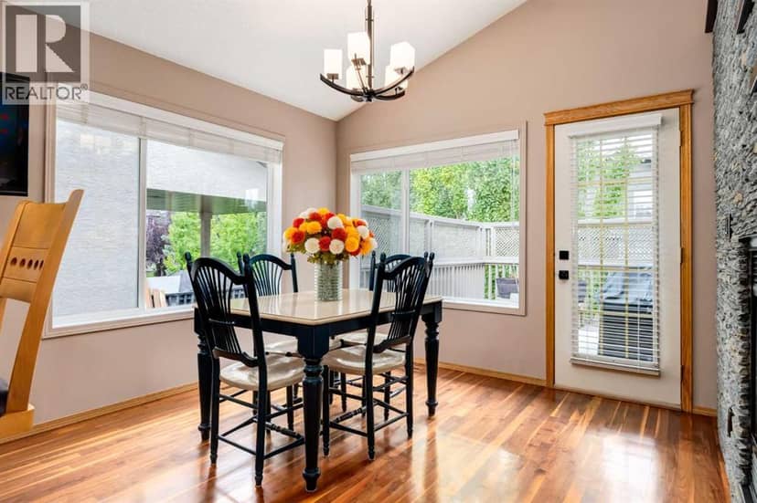 133 Strathlea Court SW — photo 9 of 40