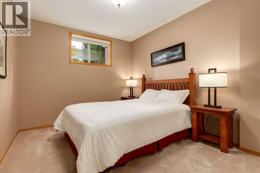 133 Strathlea Court SW — photo 27 of 40