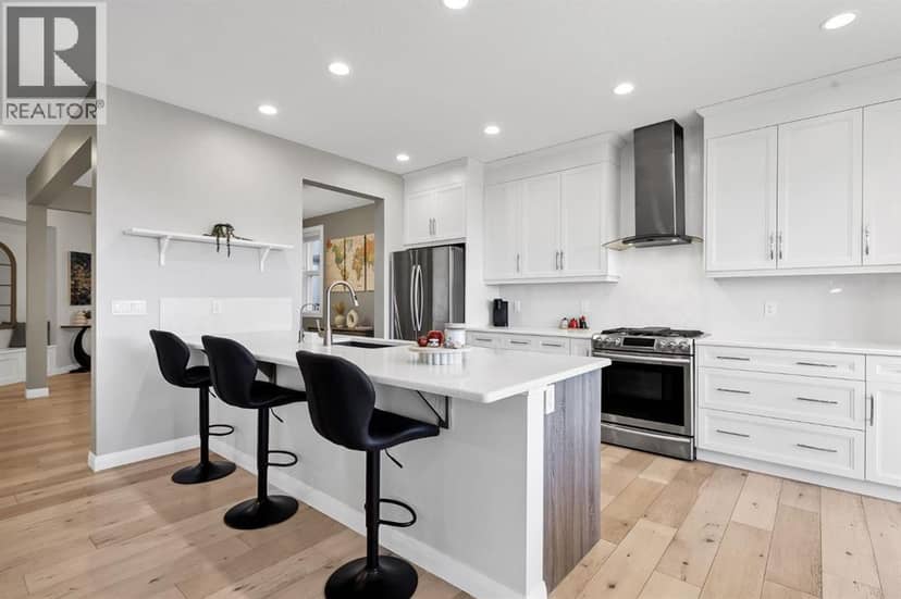 66 Masters Avenue SE — photo 9 of 40