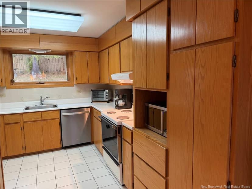 211 Bellevue Street — photo 16 of 40