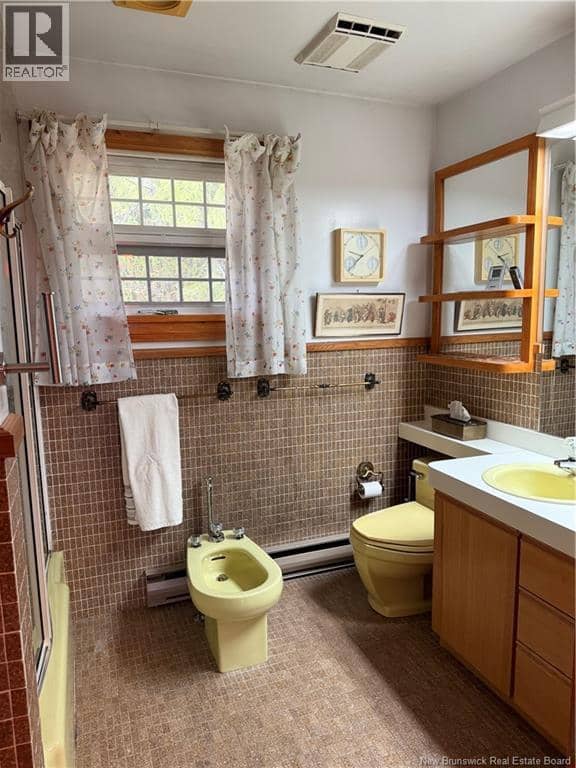 211 Bellevue Street — photo 26 of 40