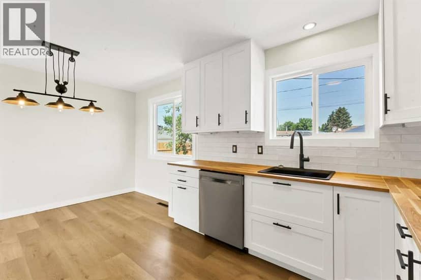 2711 Dunmore Road SE — photo 14 of 40
