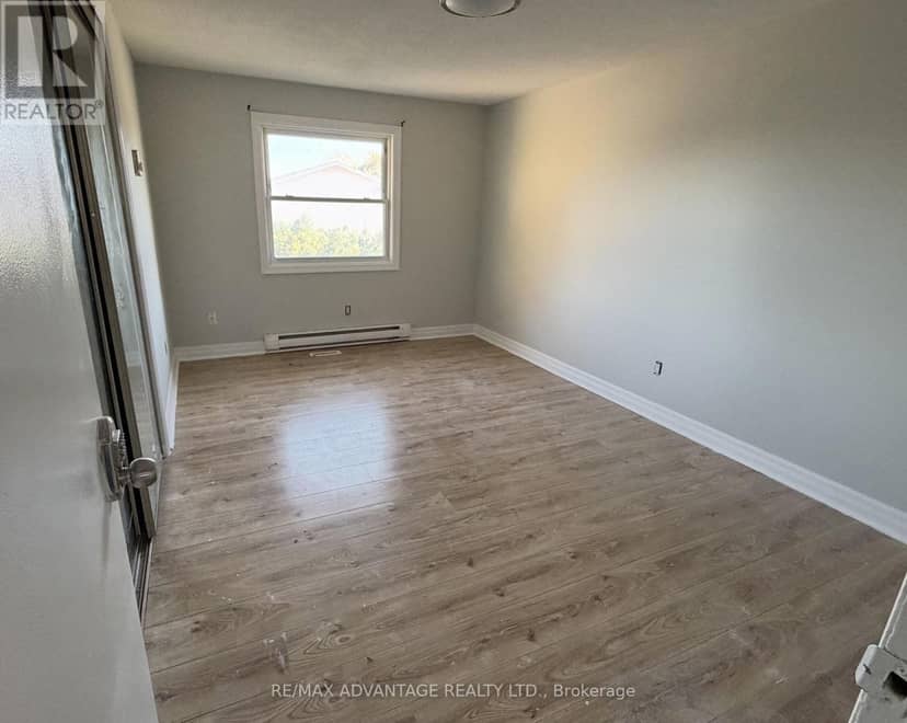 3 - 1855 Aldersbrook Road — photo 10 of 18