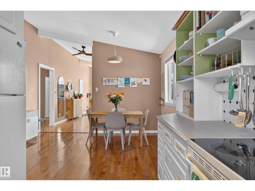 6512 94 AV NW — photo 14 of 40