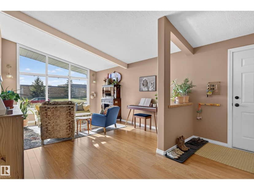 6512 94 AV NW, Edmonton, photo 2