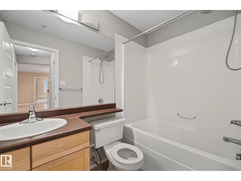 #102 646 McAllister Lo SW — photo 26 of 40