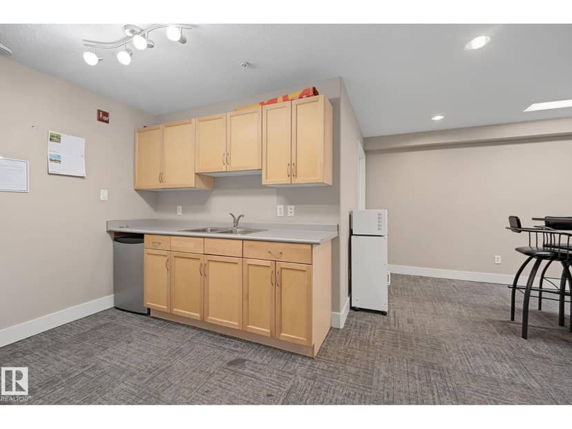 #102 646 McAllister Lo SW — photo 35 of 40