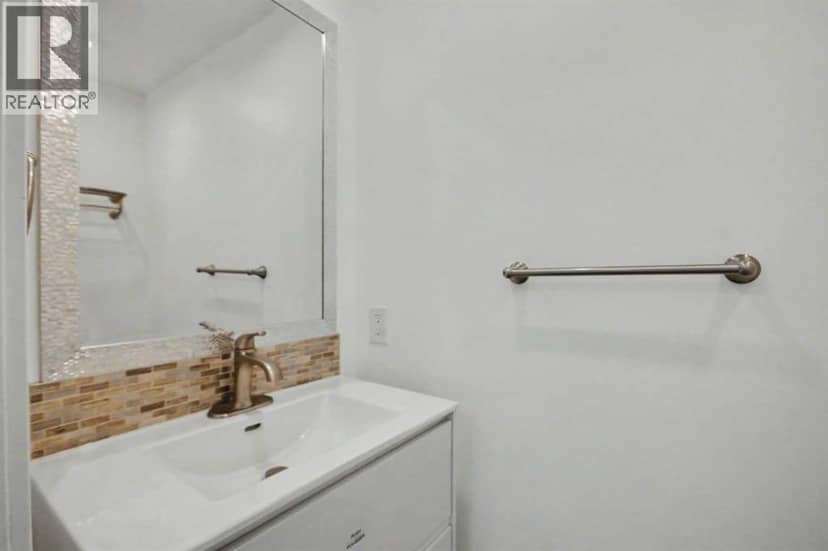 2202 35 Street SE — photo 16 of 40