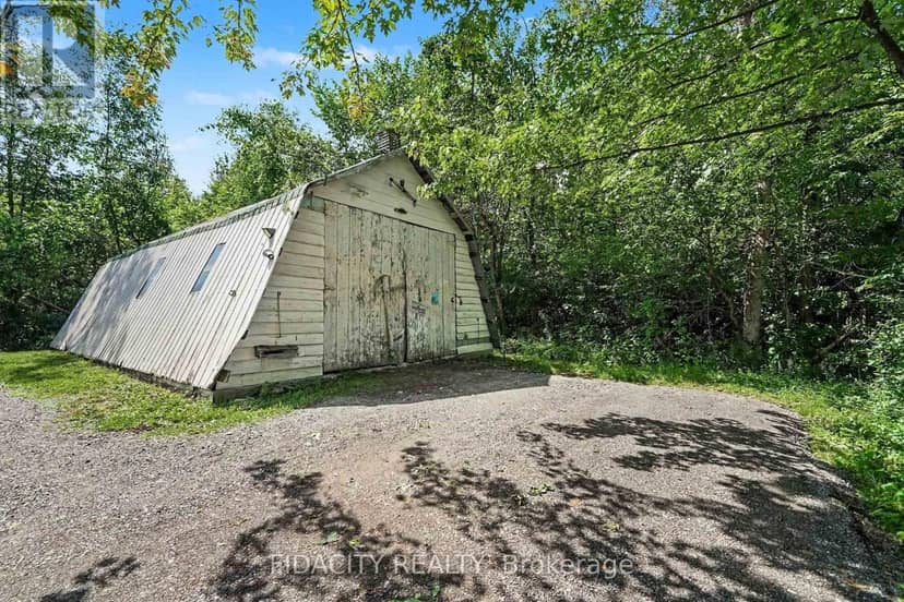 6811 Flewellyn Road, Ottawa, photo 3