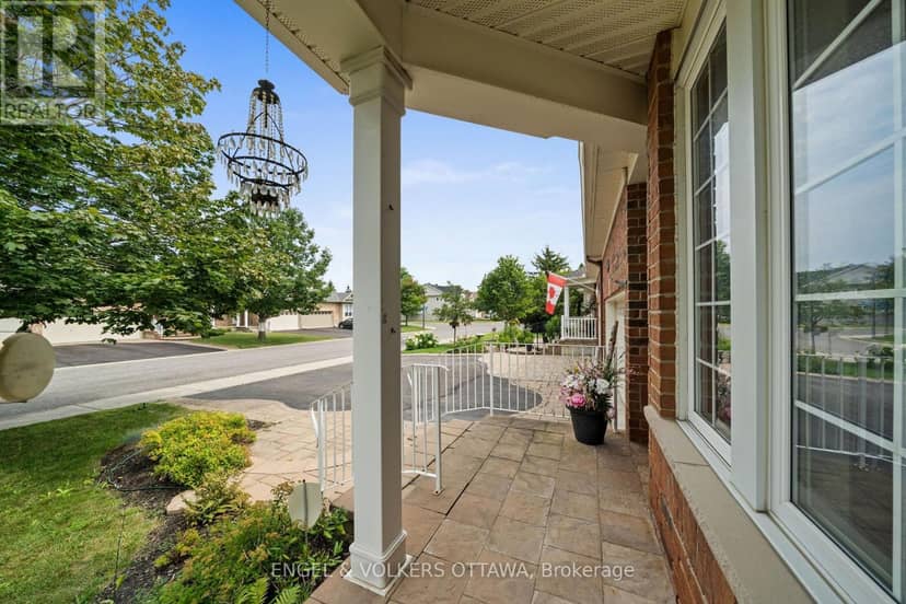 205 Cairnsmore Circle, Ottawa, photo 2