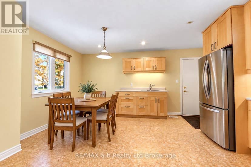 36067 Third Line — photo 14 of 27