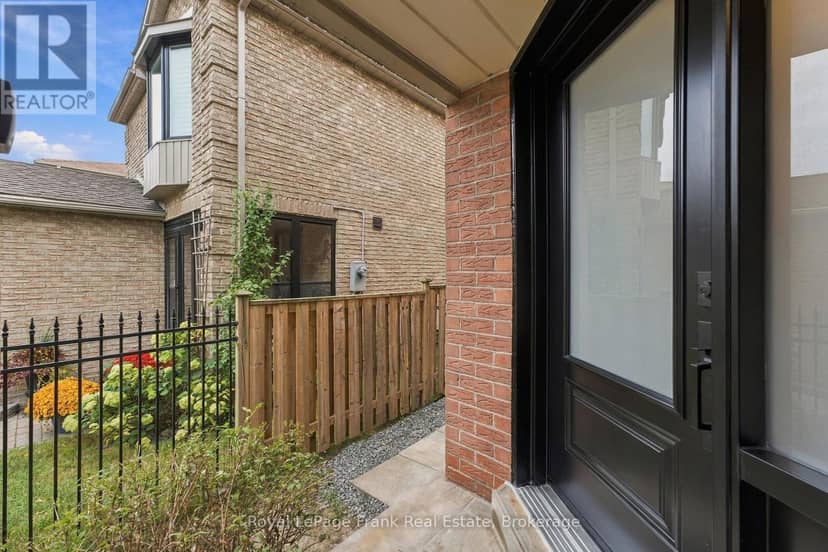 10 Delaney Drive, Ajax, photo 3