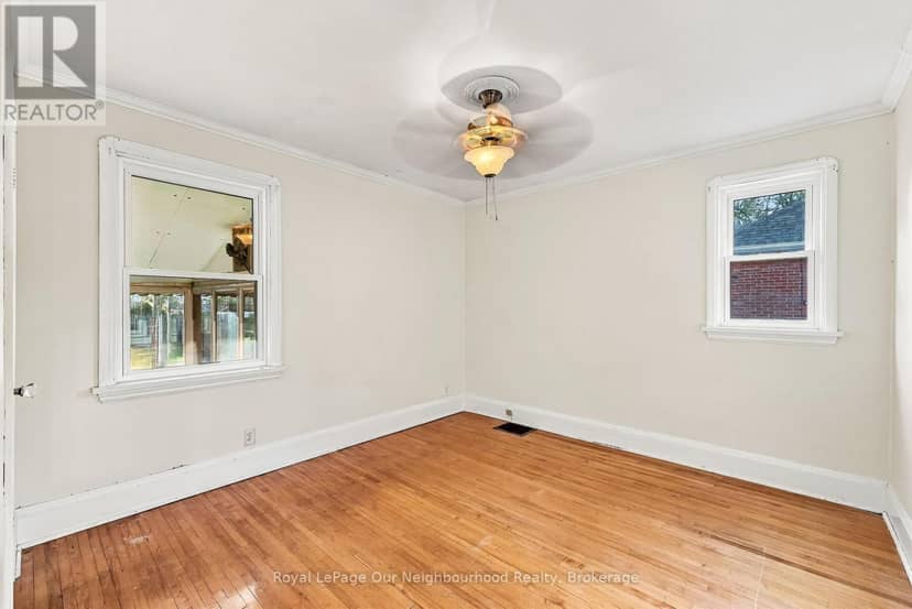 868 Grierson Street — photo 17 of 40