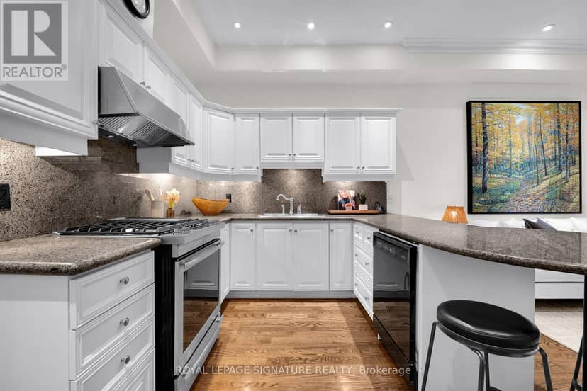 104 Pleasant Boulevard, Toronto, photo 8