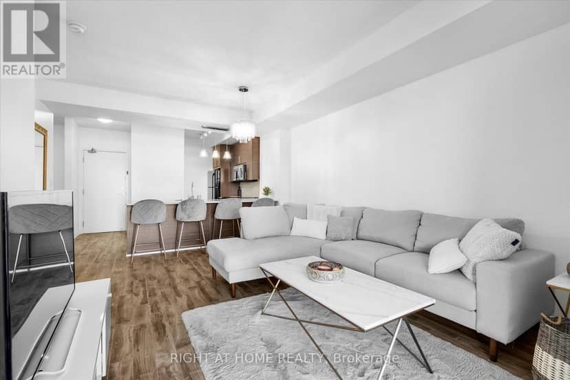 217 - 70 Forest Manor Road, Toronto, photo 4