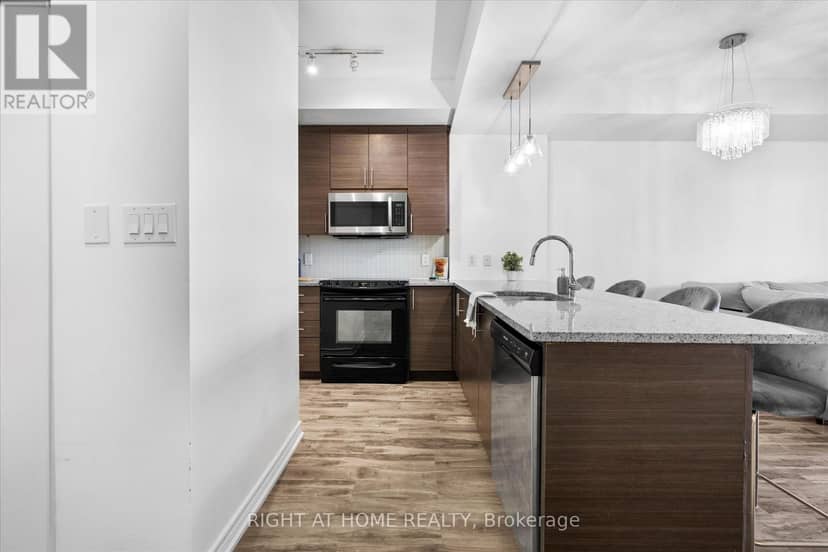 217 - 70 Forest Manor Road, Toronto, photo 7