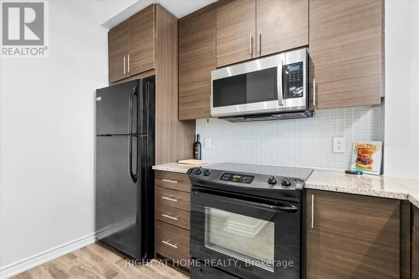 217 - 70 Forest Manor Road, Toronto, photo 8