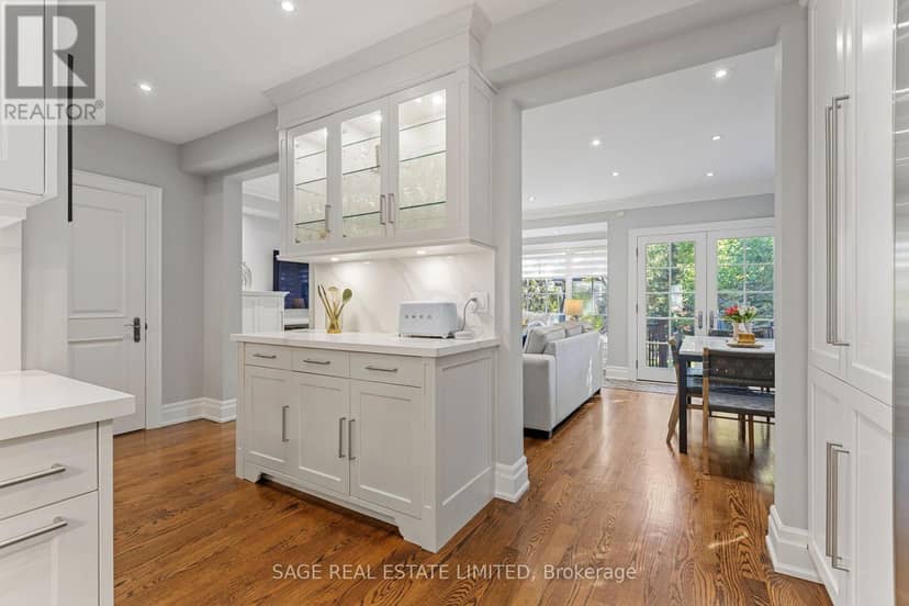 133 Glengrove Avenue W — photo 14 of 36