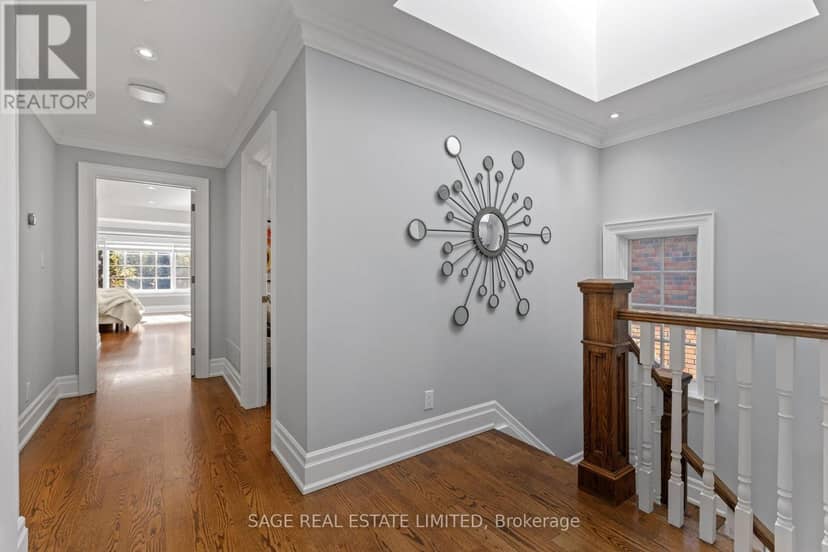 133 Glengrove Avenue W — photo 19 of 36