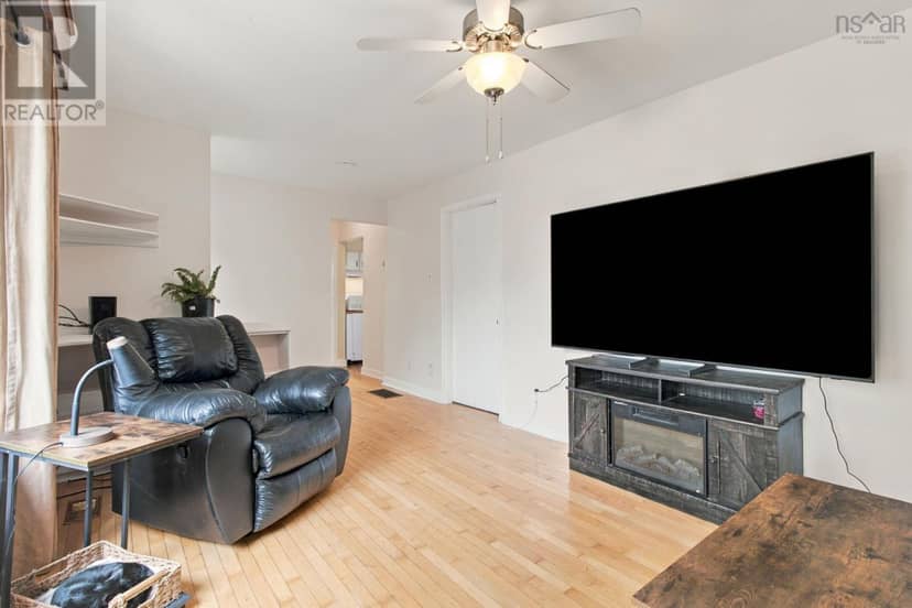 104 Lakeview Avenue — photo 10 of 40