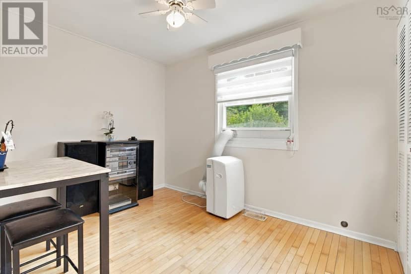 104 Lakeview Avenue — photo 17 of 40