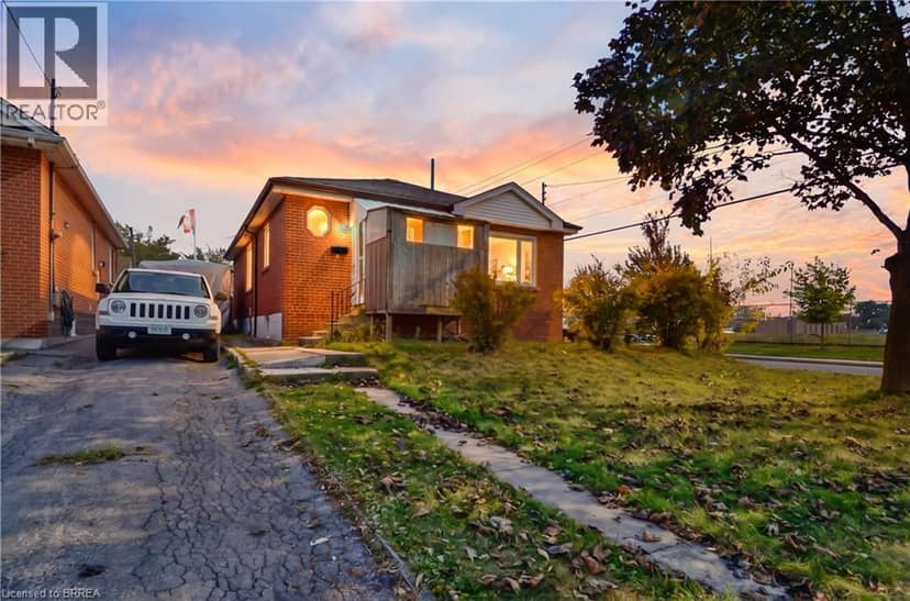 66 WALTER Avenue N, Hamilton, photo 2