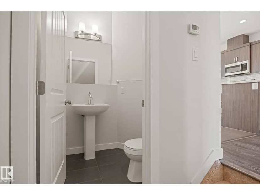 #16 723 172 ST SW — photo 33 of 40
