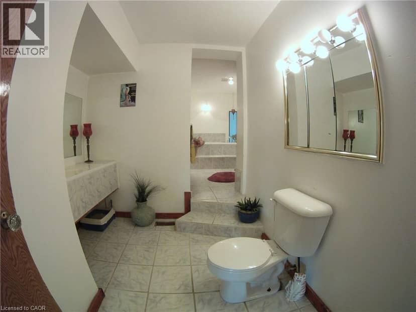 160 ERB Street E — photo 8 of 20