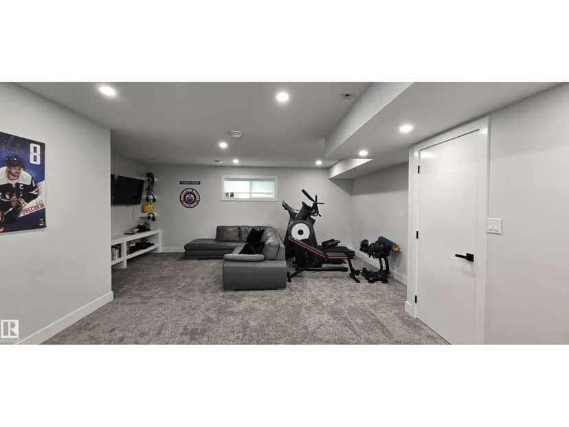 15883 13 AV SW — photo 35 of 40