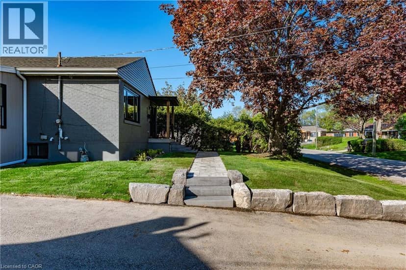 1041 SHEPHERD'S Drive, Burlington, photo 3