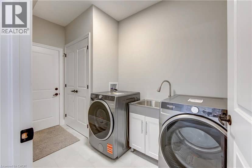 1761 FINLEY Crescent — photo 14 of 39