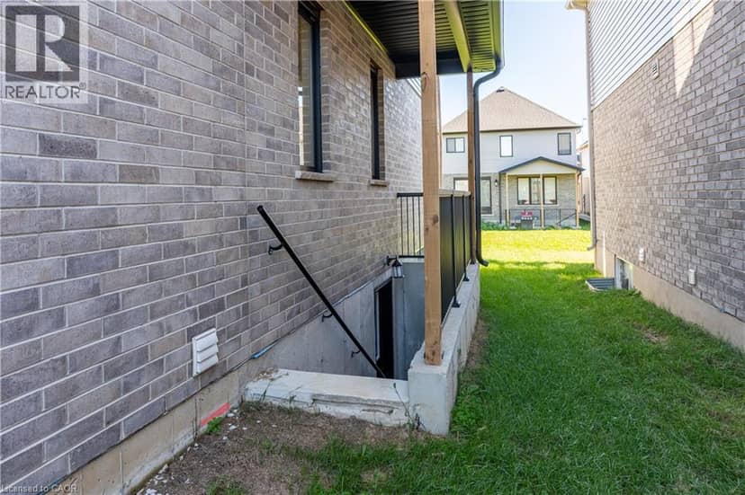 1761 FINLEY Crescent — photo 36 of 39