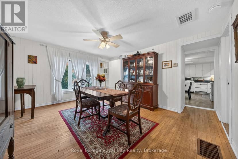 601 St Andrew Street E — photo 16 of 40
