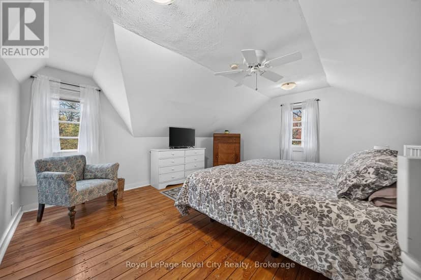 601 St Andrew Street E — photo 26 of 40