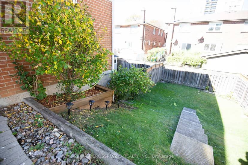23 - 10 Bur Oak Way — photo 25 of 26