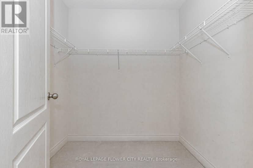 462 Sheaffe Place — photo 11 of 20