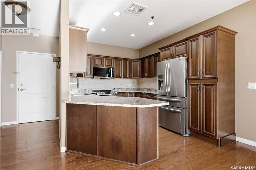 1006 1901 Victoria AVENUE, Regina, photo 2