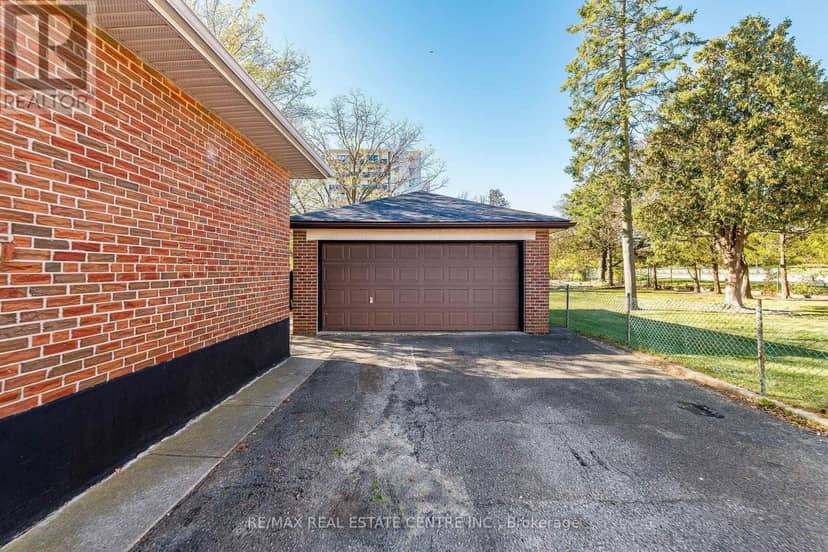 3066 Cook Street — photo 35 of 40