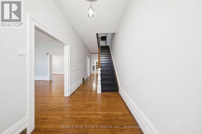 301 Main Street W, Shelburne, photo 3