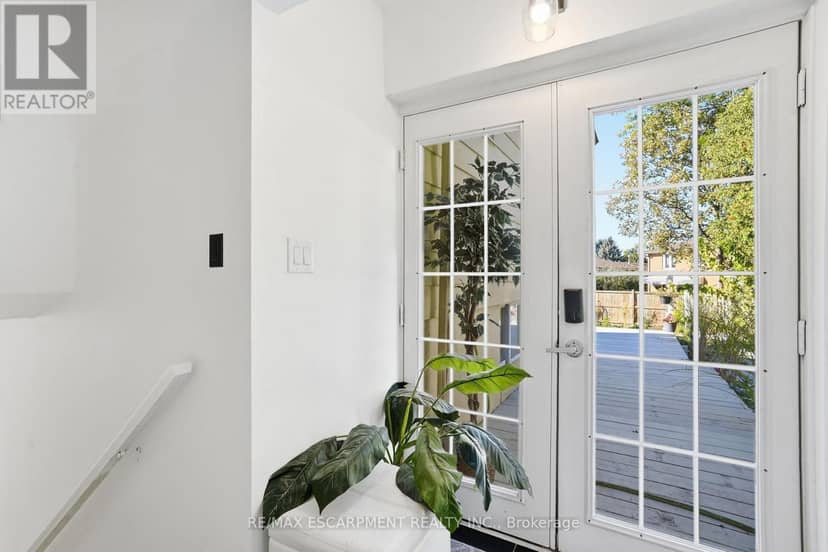 84 Elgar Avenue — photo 21 of 37