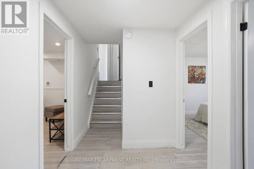 84 Elgar Avenue — photo 22 of 37