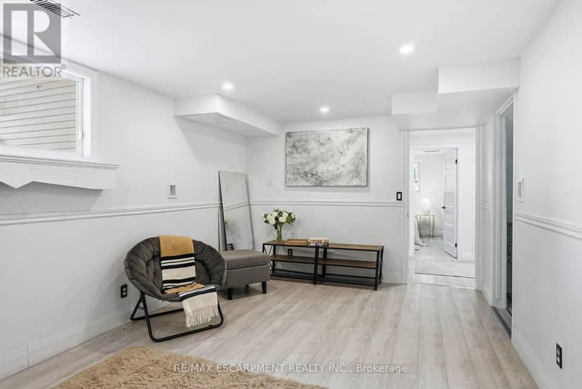 84 Elgar Avenue — photo 24 of 37