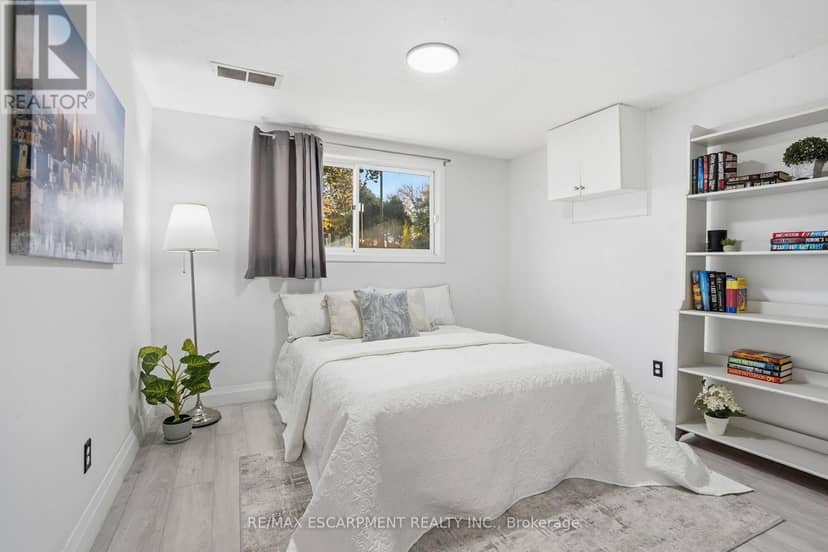 84 Elgar Avenue — photo 27 of 37