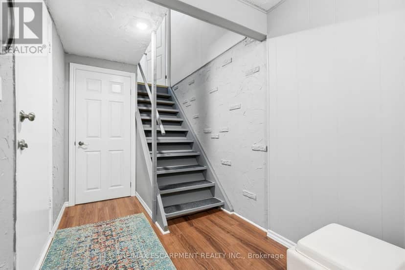 17 - 1550 Garth Street — photo 28 of 40