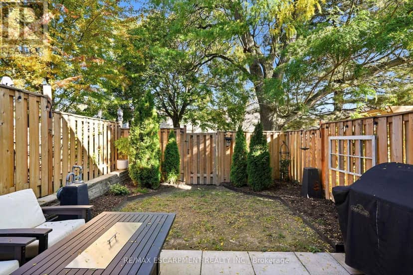 17 - 1550 Garth Street — photo 36 of 40