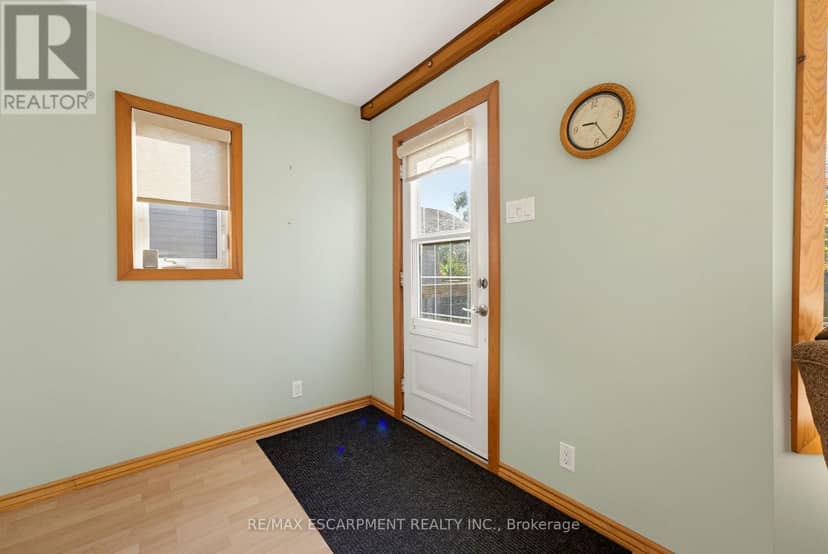 9 Spencer Avenue — photo 31 of 32