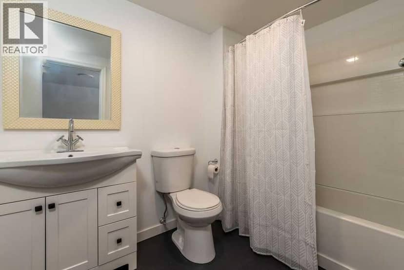 4504 49 Street — photo 15 of 40