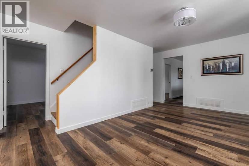 4504 49 Street — photo 28 of 40