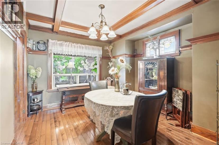 33 TUXEDO Avenue S — photo 8 of 18