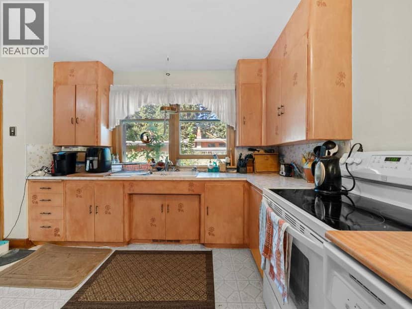 3205 4 Street SW — photo 15 of 22